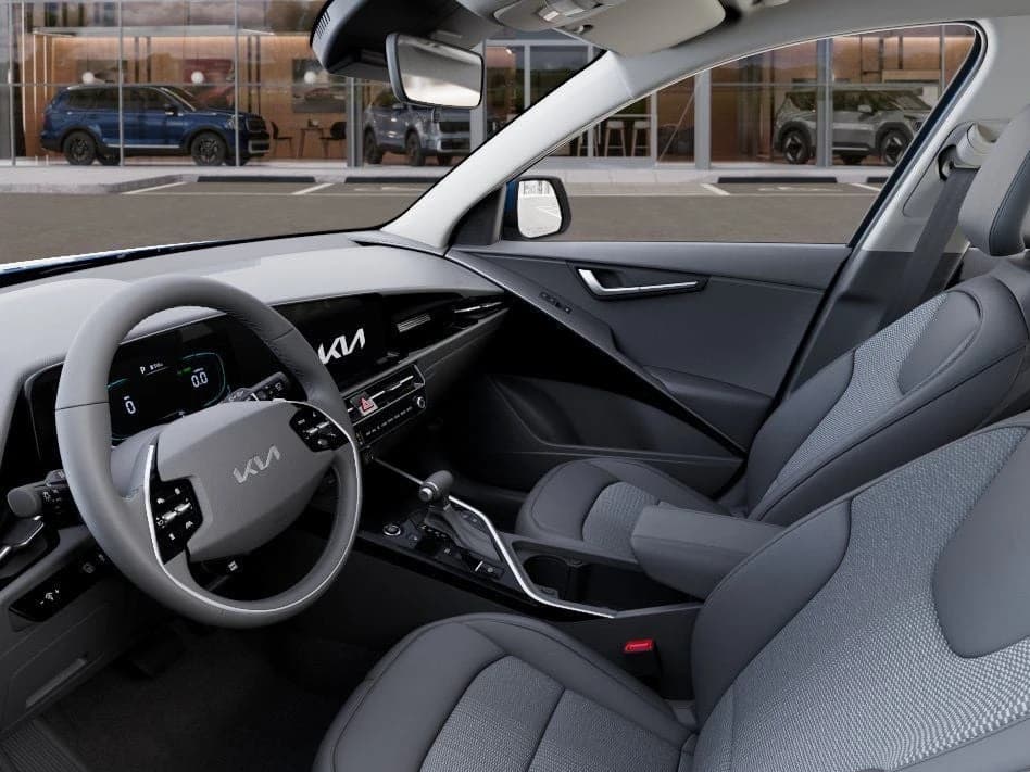Kia Niro EX FWD 2026 — side view