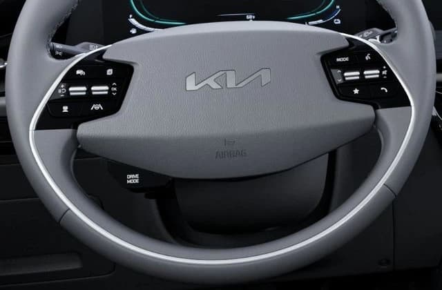 Kia Niro EX FWD 2026 — side view