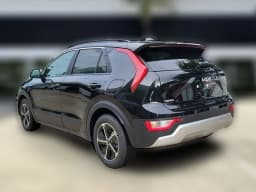Kia Niro EX FWD 2026 — side view