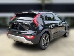 Kia Niro EX FWD 2026 — side view