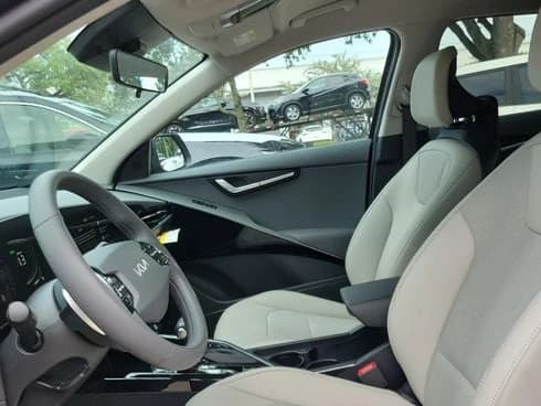 Kia Niro EX FWD 2026 — side view