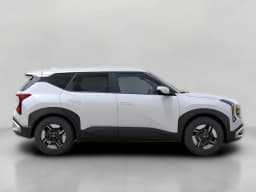 Kia Seltos LX FWD 2027 — side view
