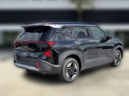 Kia Seltos LX FWD 2027 — side view