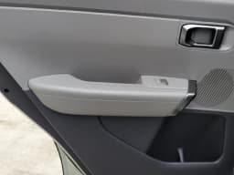 Kia Seltos LX FWD 2027 — side view