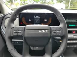 Kia Seltos LX FWD 2027 — side view