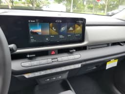 Kia Seltos LX FWD 2027 — side view