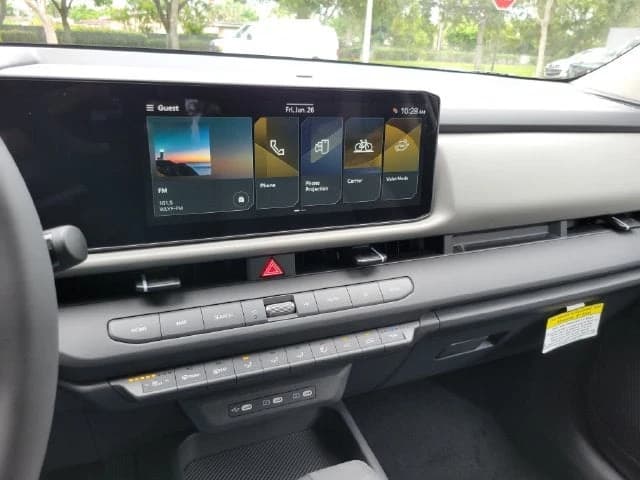 Kia Seltos LX FWD 2027 — side view