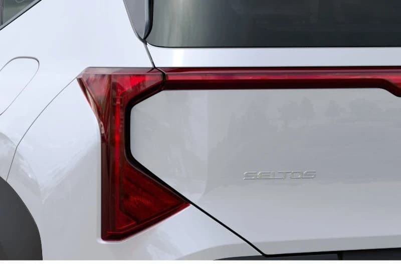 Kia Seltos LX FWD 2027 — side view