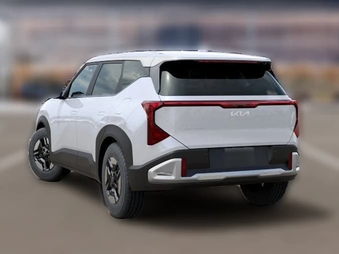 Kia Seltos LX FWD 2027 — side view