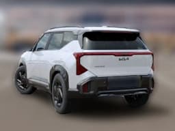Kia Seltos X-Line SX AWD 2027 — side view