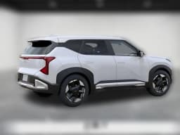 Kia Seltos S FWD 2027 — side view
