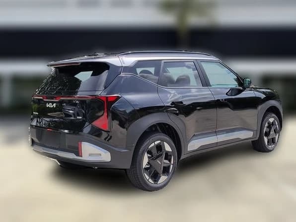 Kia Seltos S FWD 2027 — side view