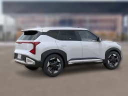 Kia Seltos S AWD 2027 — side view