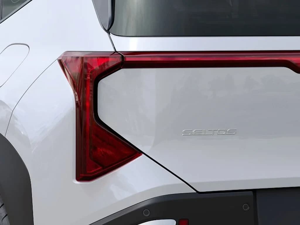 Kia Seltos S AWD 2027 — side view