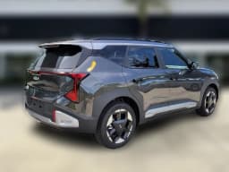 Kia Seltos S AWD 2027 — side view