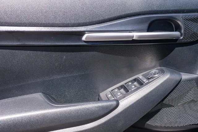 Kia Seltos LX FWD 2026 — side view