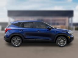 Kia Seltos LX FWD 2026 — side view