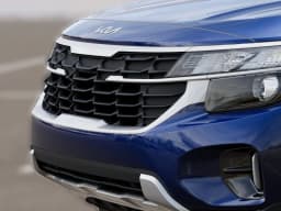 Kia Seltos LX FWD 2026 — side view