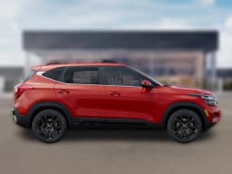 Kia Seltos X-Line DCT AWD 2025 — side view
