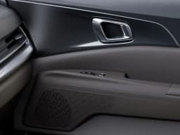 Kia Carnival LXS FWD 2026 — side view
