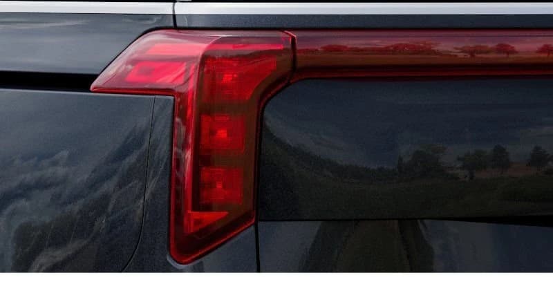 Kia Carnival LXS FWD 2026 — side view