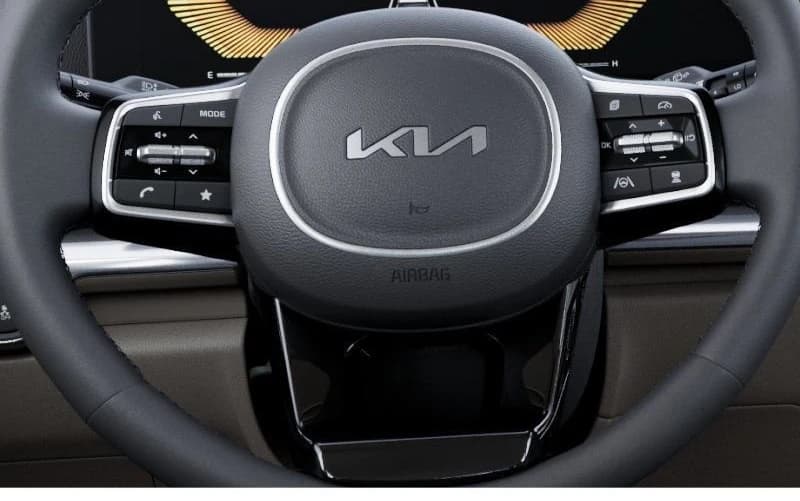 Kia Carnival LXS FWD 2026 — side view