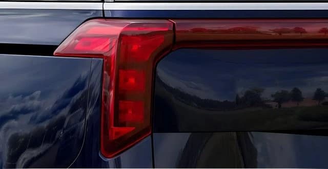 Kia Carnival LXS FWD 2026 — side view