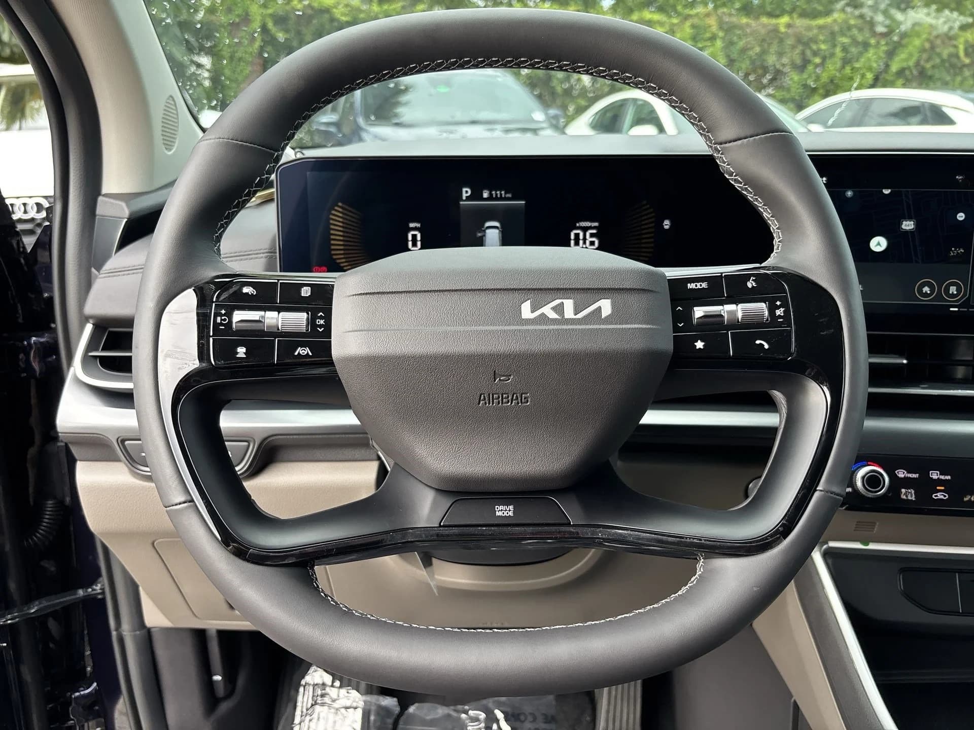 Kia Carnival LXS FWD 2027 — side view