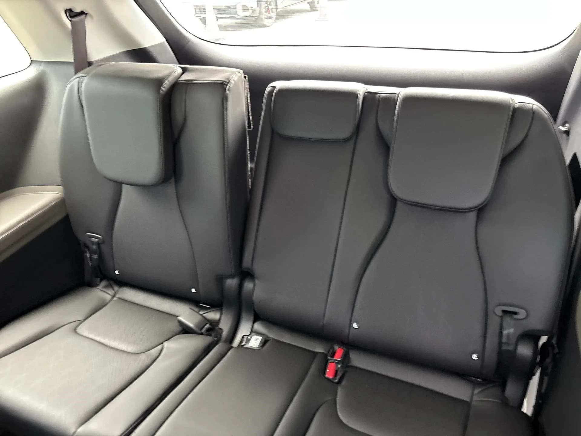 Kia Carnival LXS FWD 2027 — side view