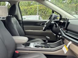 Kia Carnival LXS FWD 2027 — side view