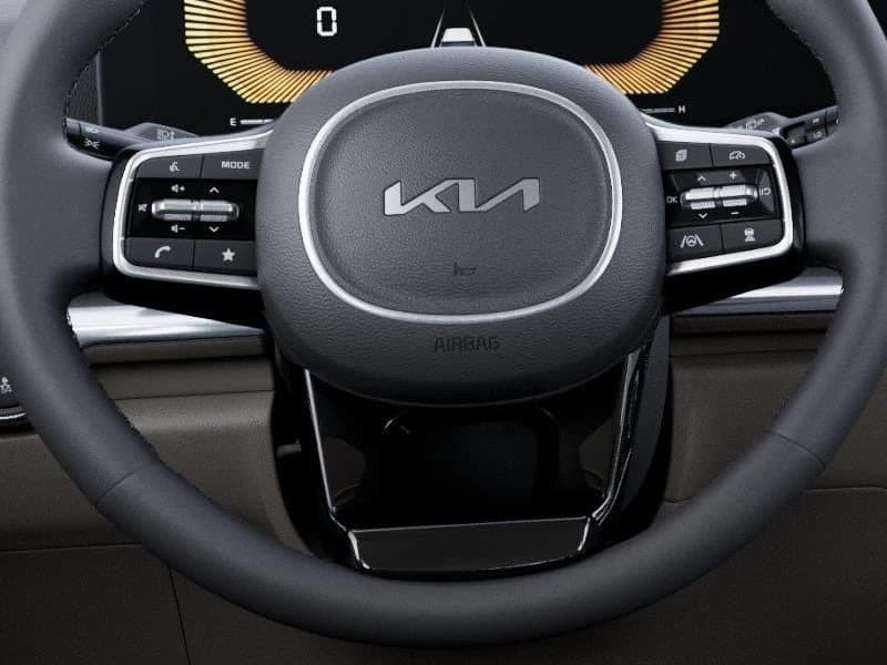 Kia Carnival LXS FWD 2026 — side view