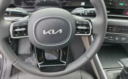 Kia Carnival LXS FWD 2026 — side view