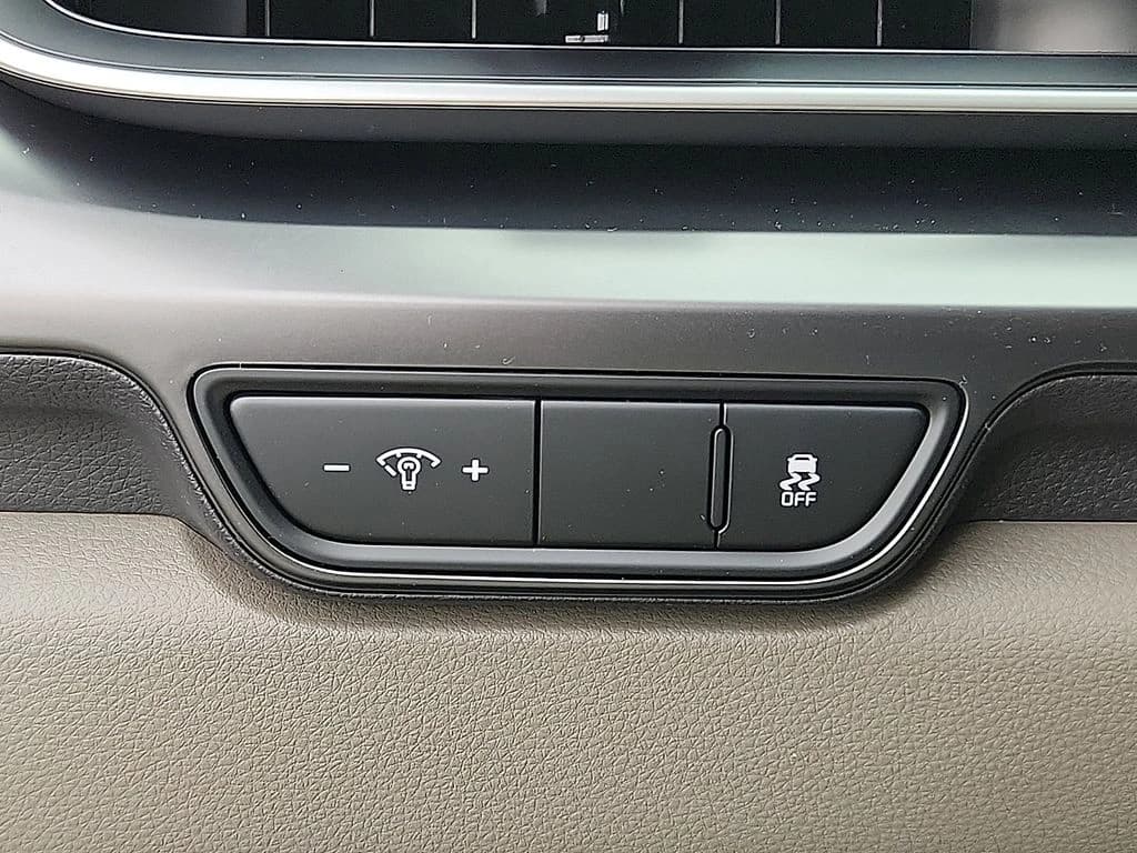 Kia Carnival LXS FWD 2026 — side view