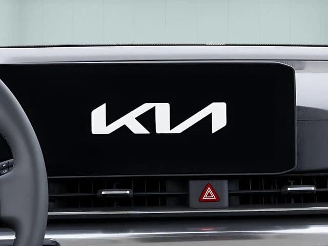 Kia Carnival LX FWD 2026 — side view