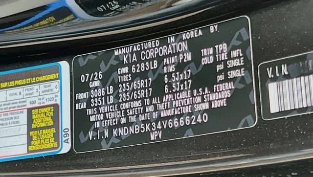 Kia Carnival LX FWD 2027 — side view