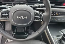 Kia Carnival LXS FWD 2026 — side view
