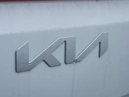 Kia Carnival LXS FWD 2026 — side view
