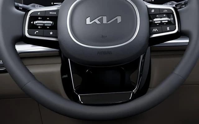 Kia Carnival LX FWD 2026 — side view
