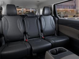 Kia Carnival LXS FWD 2027 — side view