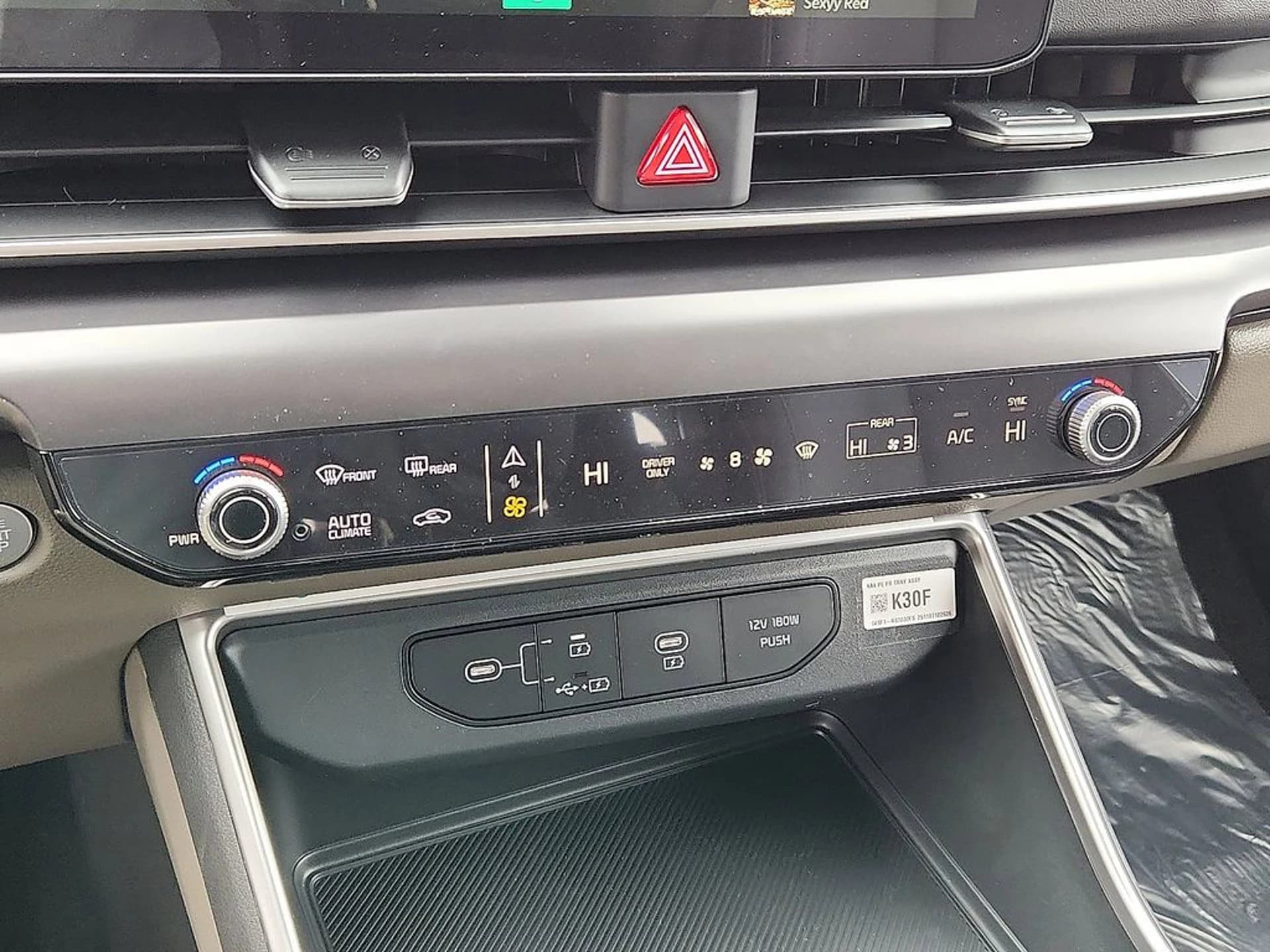 Kia Carnival Hybrid LXS FWD 2026 — side view