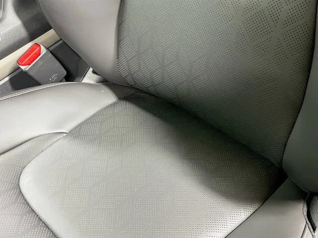 Kia Carnival Hybrid LXS FWD 2026 — side view