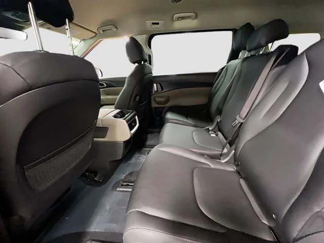 Kia Carnival Hybrid LXS FWD 2026 — side view