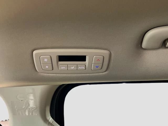 Kia Carnival Hybrid LXS FWD 2026 — side view