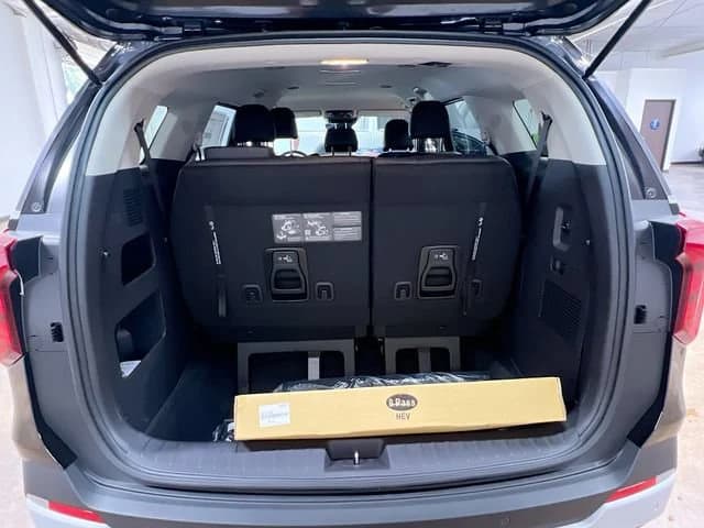 Kia Carnival Hybrid LXS FWD 2026 — side view