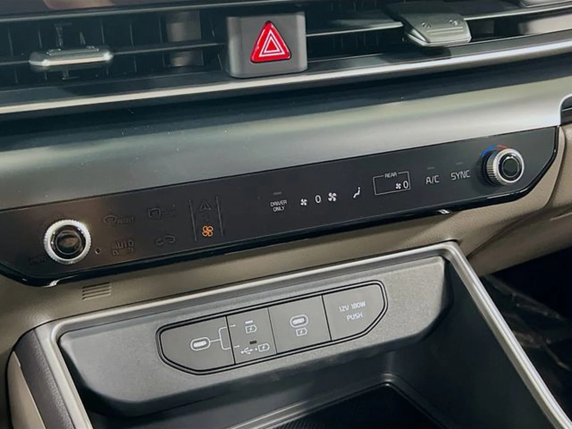 Kia Carnival Hybrid LXS FWD 2026 — side view