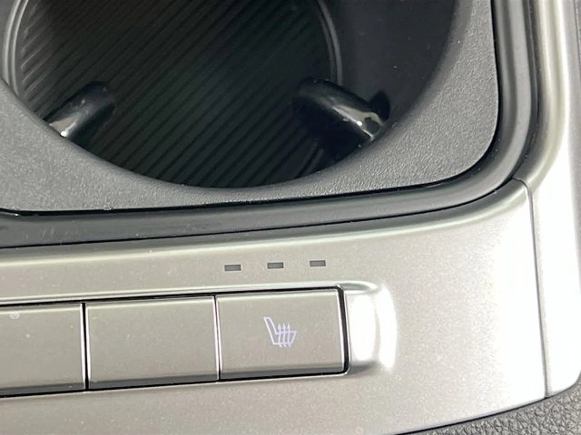Kia Carnival Hybrid LXS FWD 2026 — side view