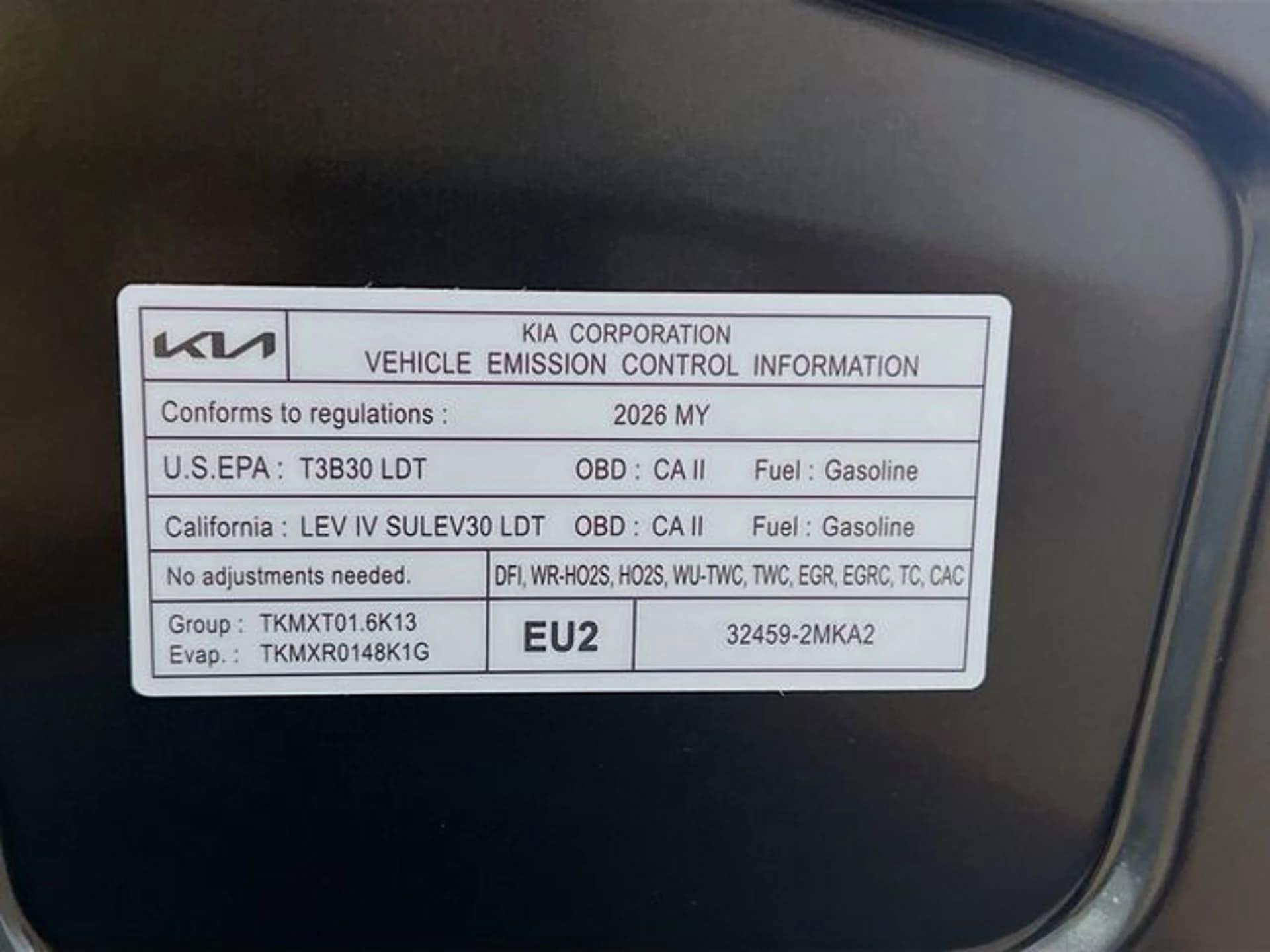Kia Carnival Hybrid LXS FWD 2026 — side view