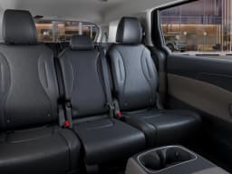 Kia Carnival Hybrid LXS FWD 2026 — side view