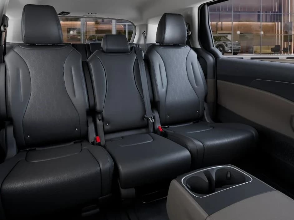 Kia Carnival Hybrid LXS FWD 2027 — side view