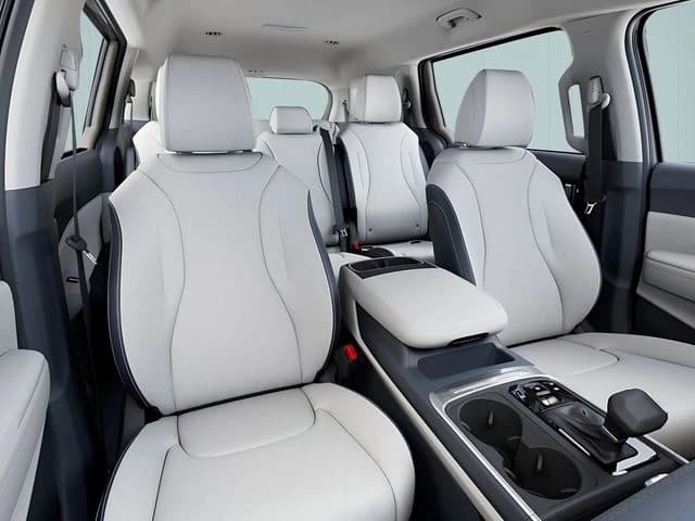 Kia Carnival EX FWD 2026 — side view